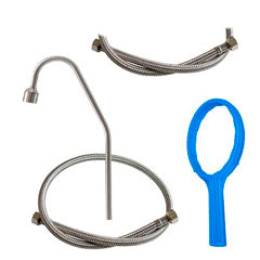 Kollage von Ersatzteilen Wasserfilter und Hähne