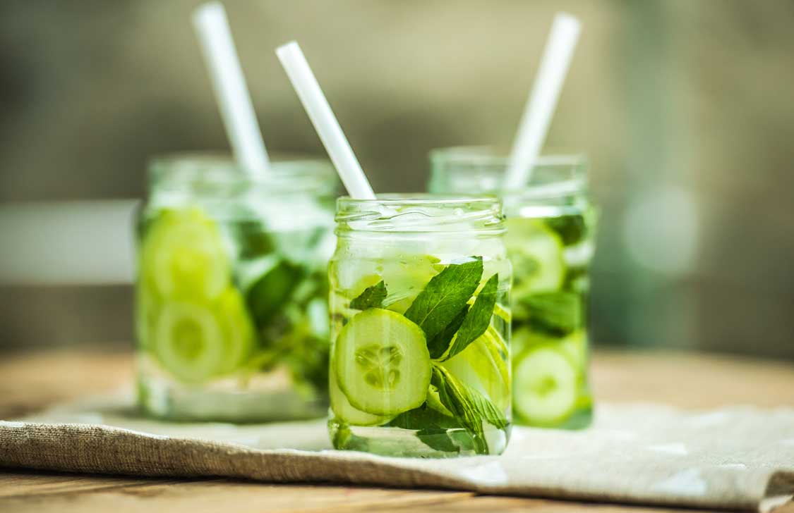 Gurkenwasser trinken: Diese gesundheitlichen Vorteile bietet das Getränk