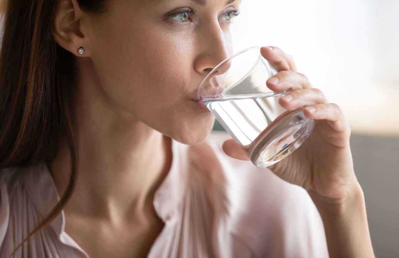 Was genau ist gutes Wasser überhaupt? (Bildquelle: fizkes / istockphoto.com)