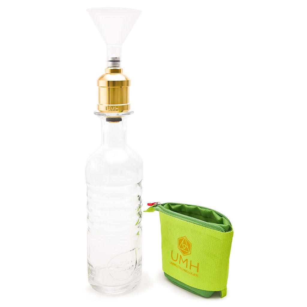 UMH_Pure_Travel_Set_auf_Flasche mit Transporttasche