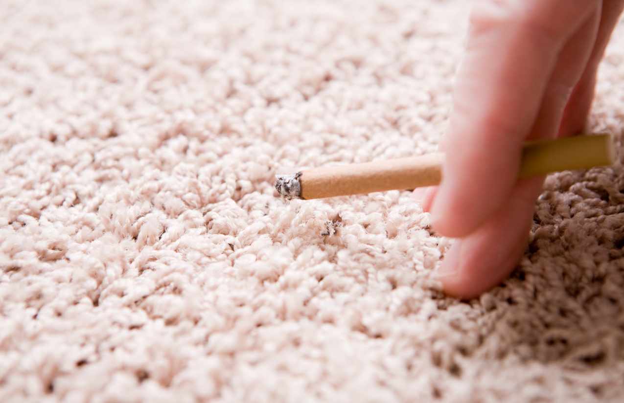Rauchgeruch in Teppichen lässt sich schwer entfernen
