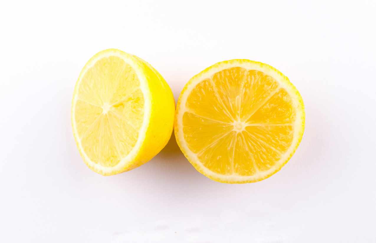 Zitrone zum Rauchgeruch entfernen