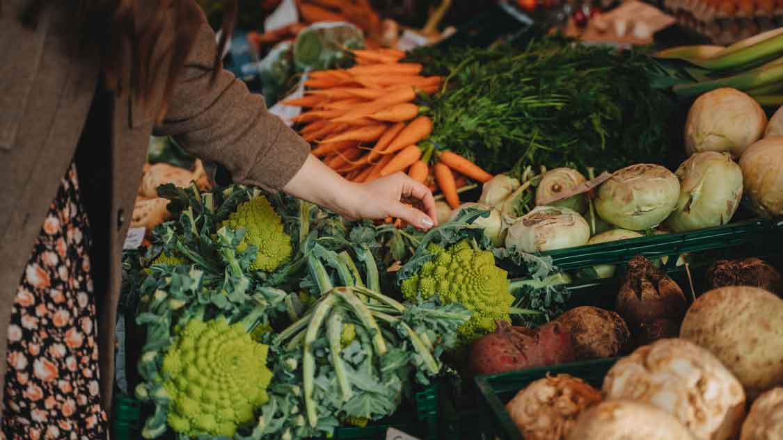 Obst und Gemüse auf Markt